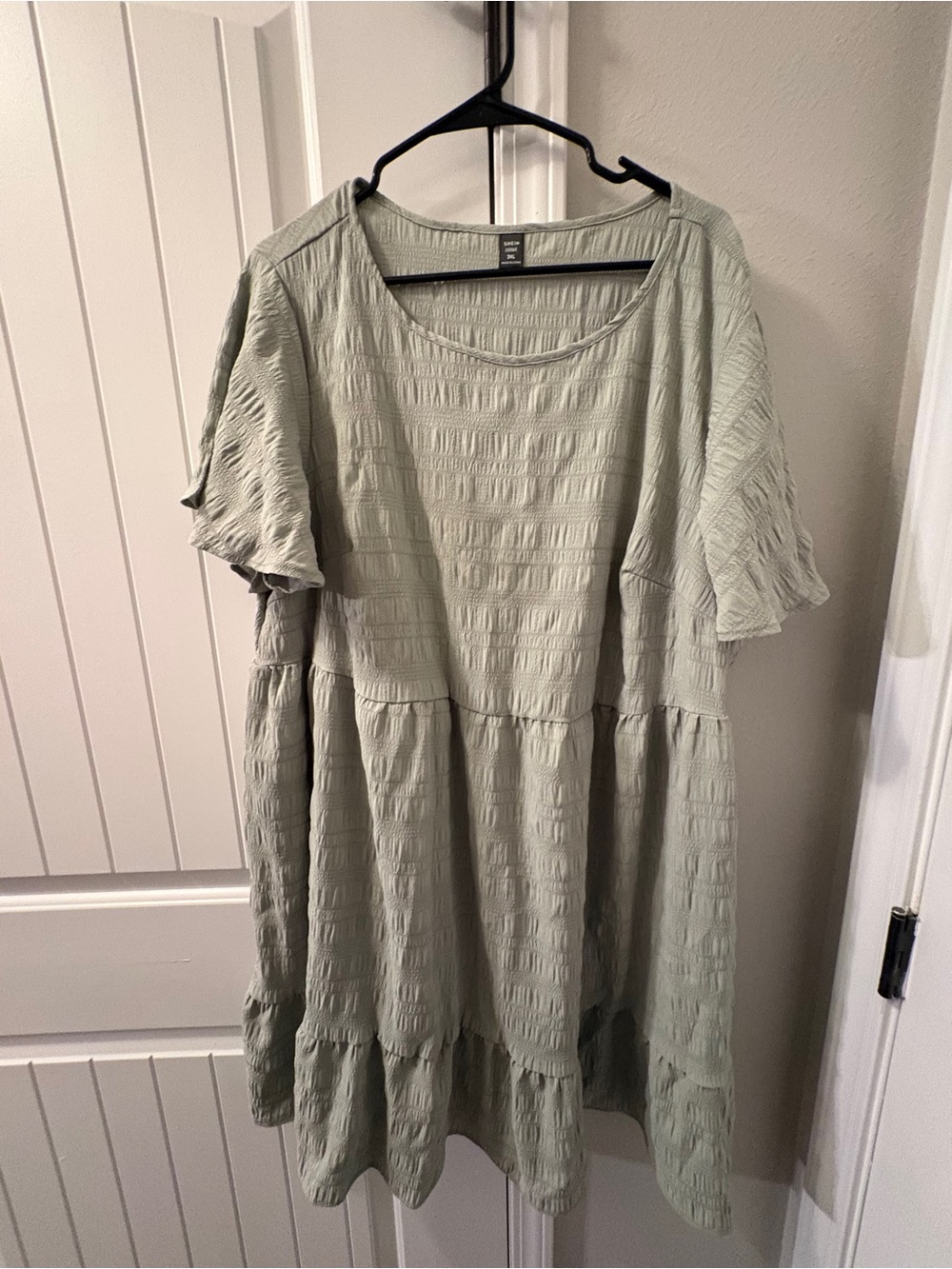SHEIN Light Sage Green Textured Tiered Midi Dress